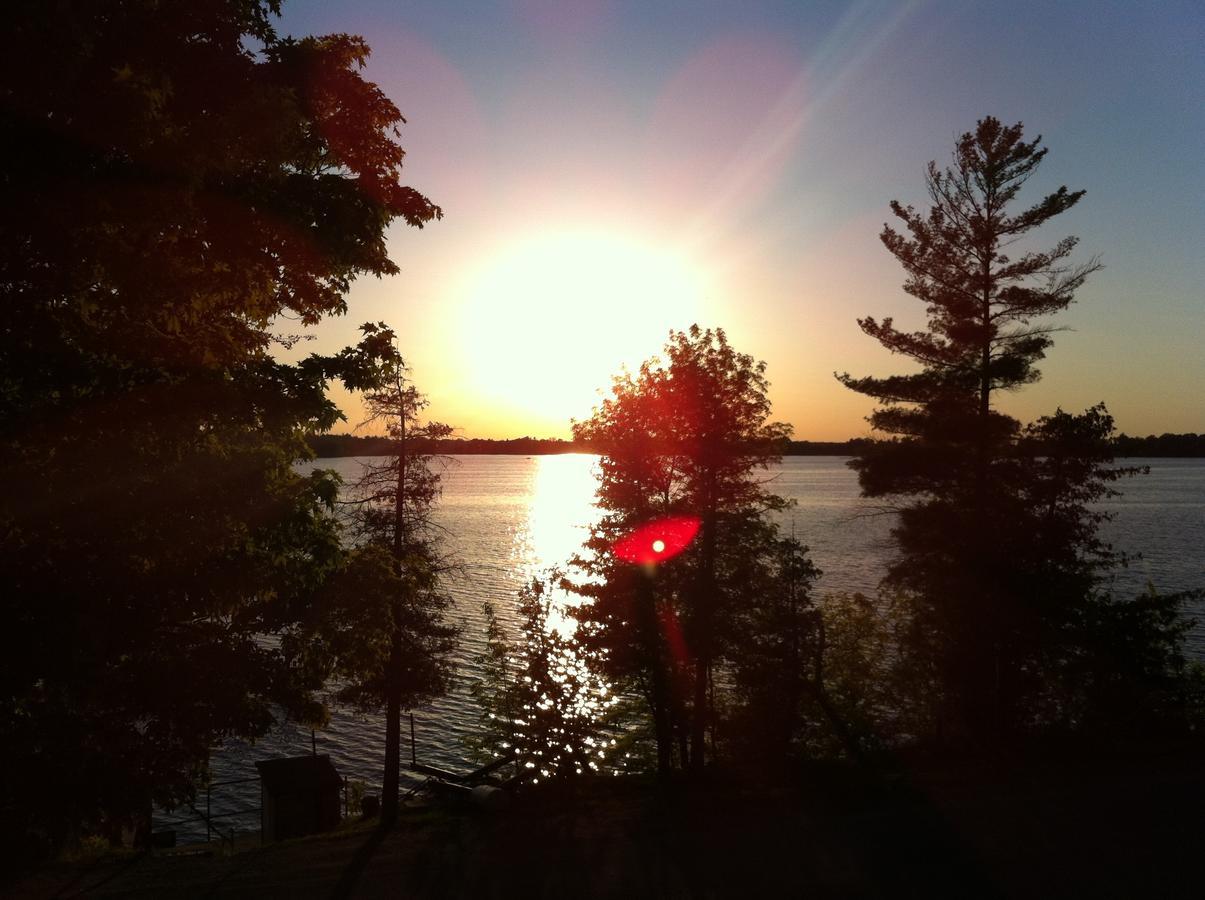 Lake Dalrymple Resort Lagoon City Exterior foto
