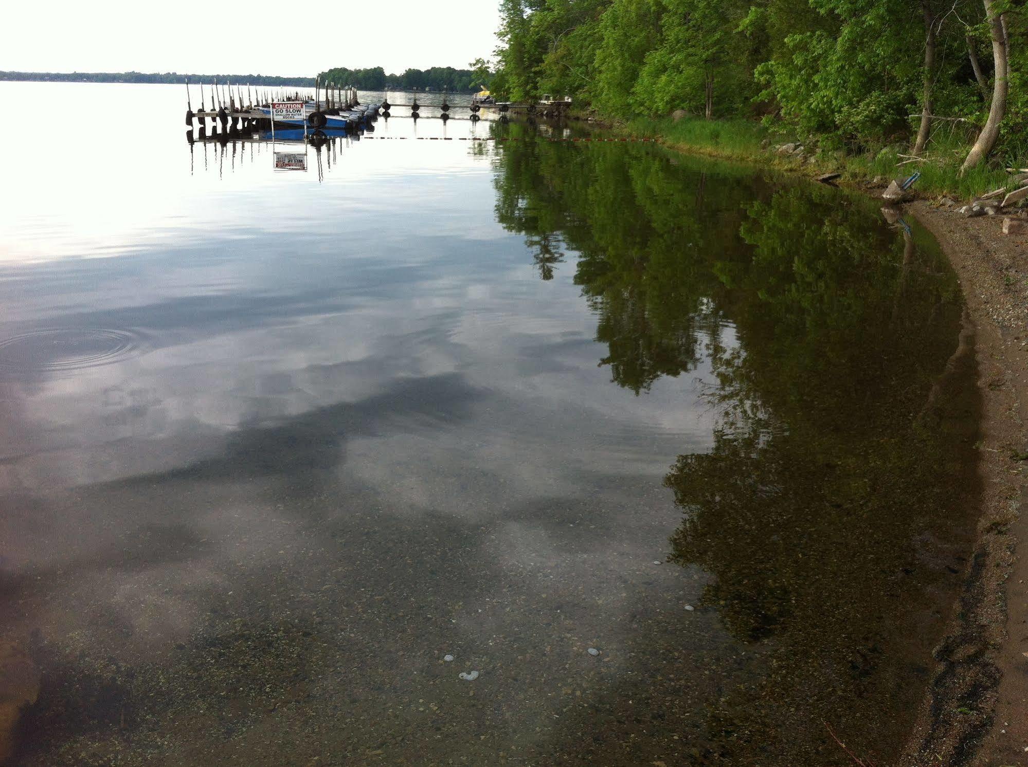 Lake Dalrymple Resort Lagoon City Exterior foto
