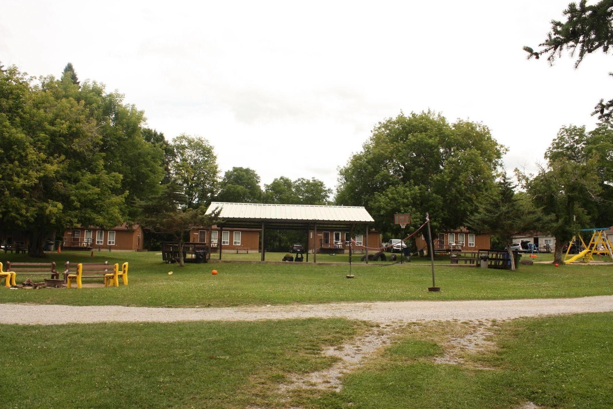Lake Dalrymple Resort Lagoon City Exterior foto