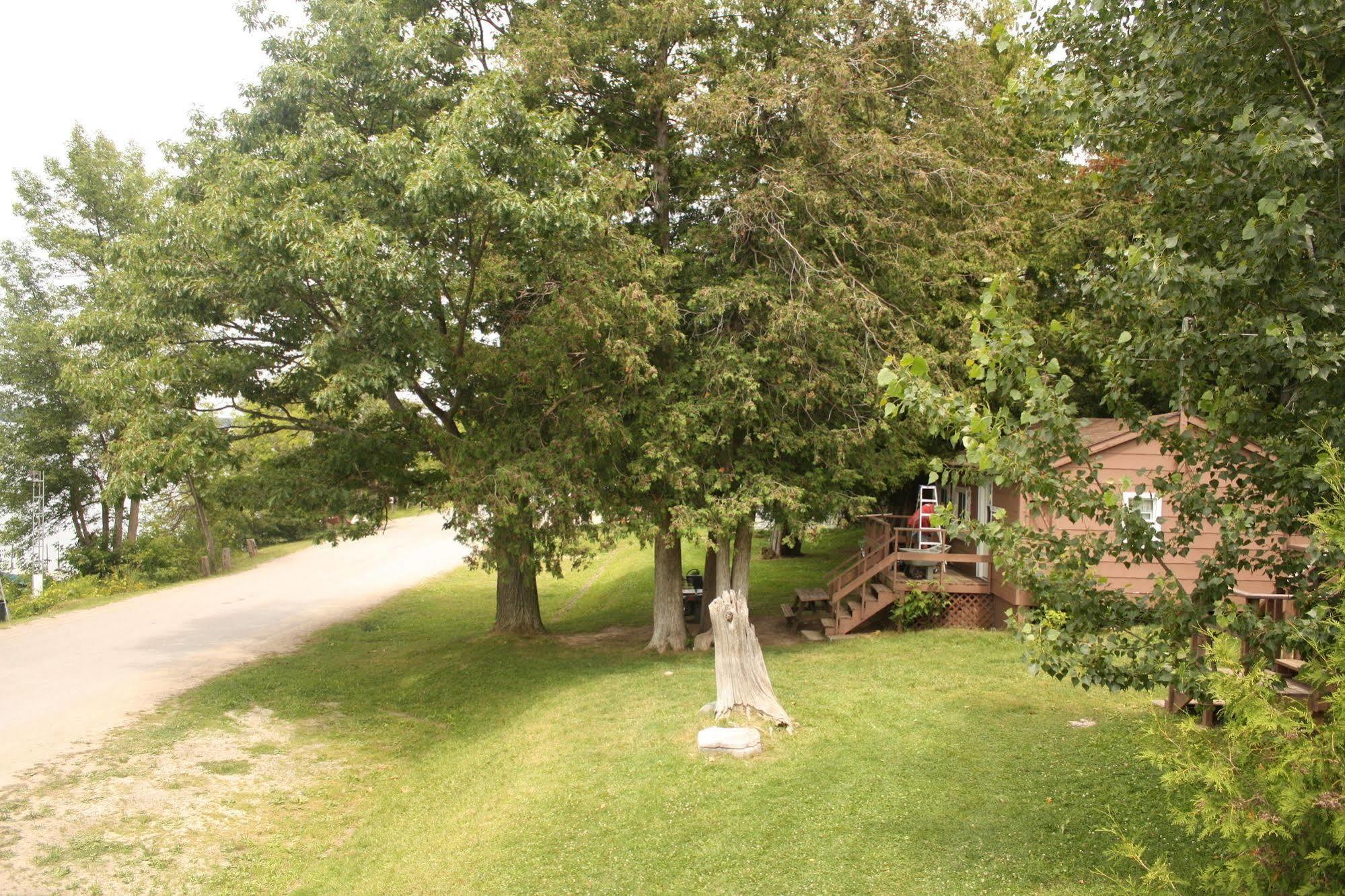 Lake Dalrymple Resort Lagoon City Exterior foto